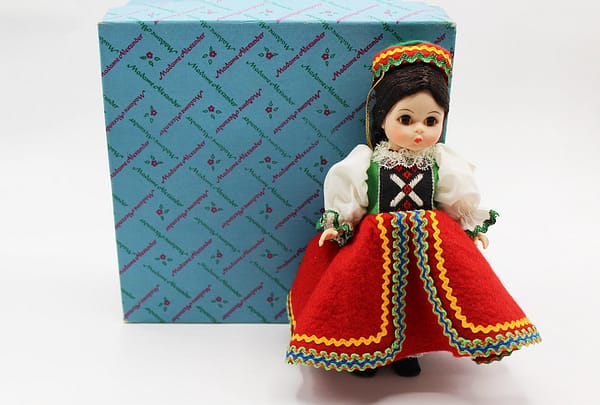 Madame Alexander Czechoslovakia 564 doll at adollyhobby.com