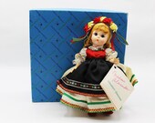 Madame Alexander – Poland #580 – International Series – Restrung - Vintage Doll w/ Box, Tag & MA Stand at A Dolly Hobby (Doll A)