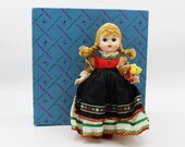 Madame Alexander – Poland #580 – International Series – Restrung - Vintage Doll w/ Box, Tag & MA Stand at A Dolly Hobby (Doll B)